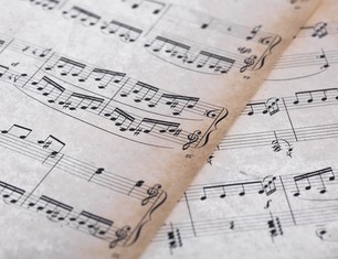 nahaufnahme-von-noten-auf-papier(3)